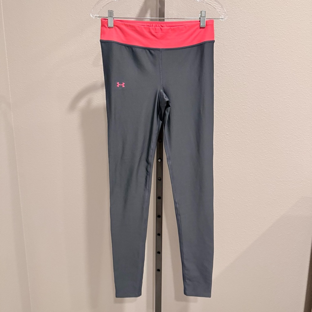 Under Armour Cold Gear women’s size small dark gray fitted leggings